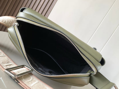 LO Messenger Bag