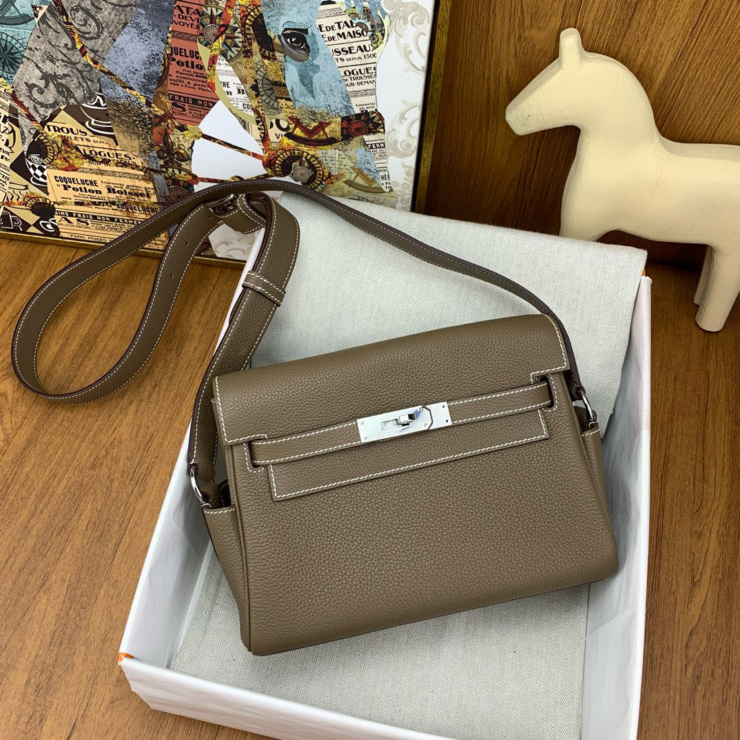 HERM KELLY MESSENGER 25