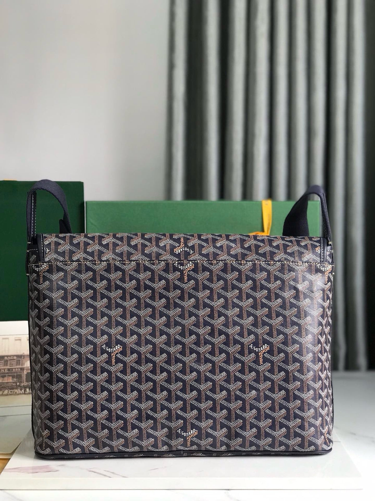 GOY Messenger Bag 35x26x7.5cm