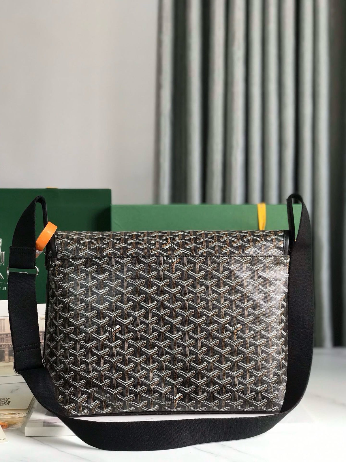 GOY Messenger Bag 35x26x7.5cm
