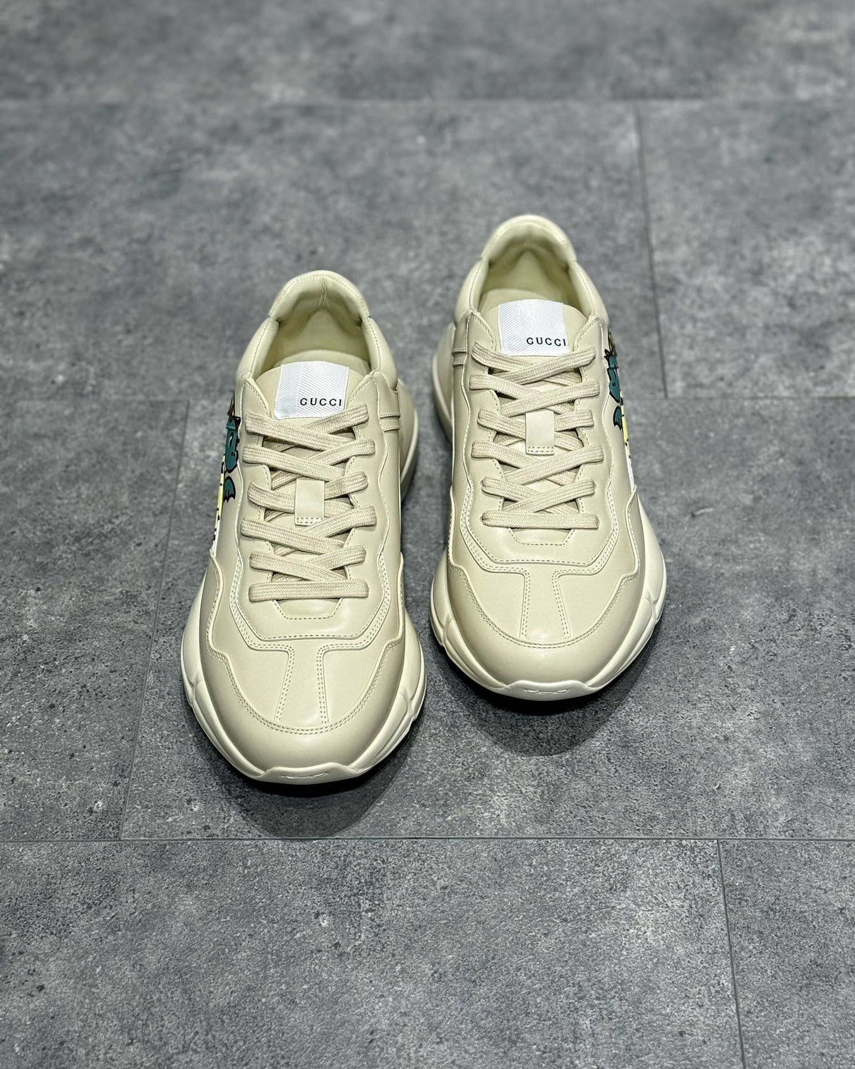 GUC Sneakers