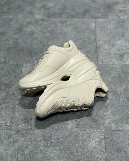 GUC Sneakers