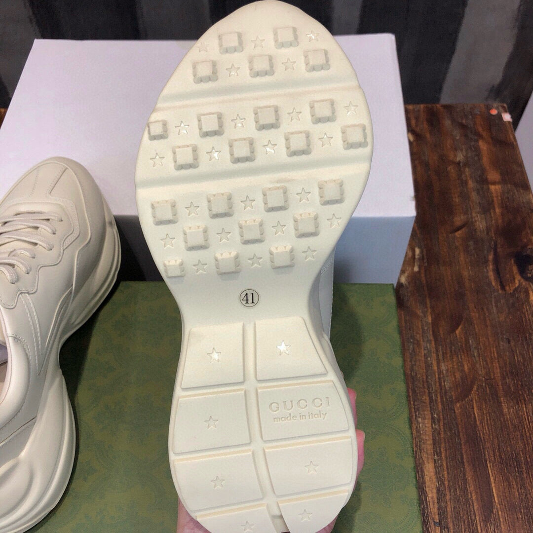 GUC Sneakers