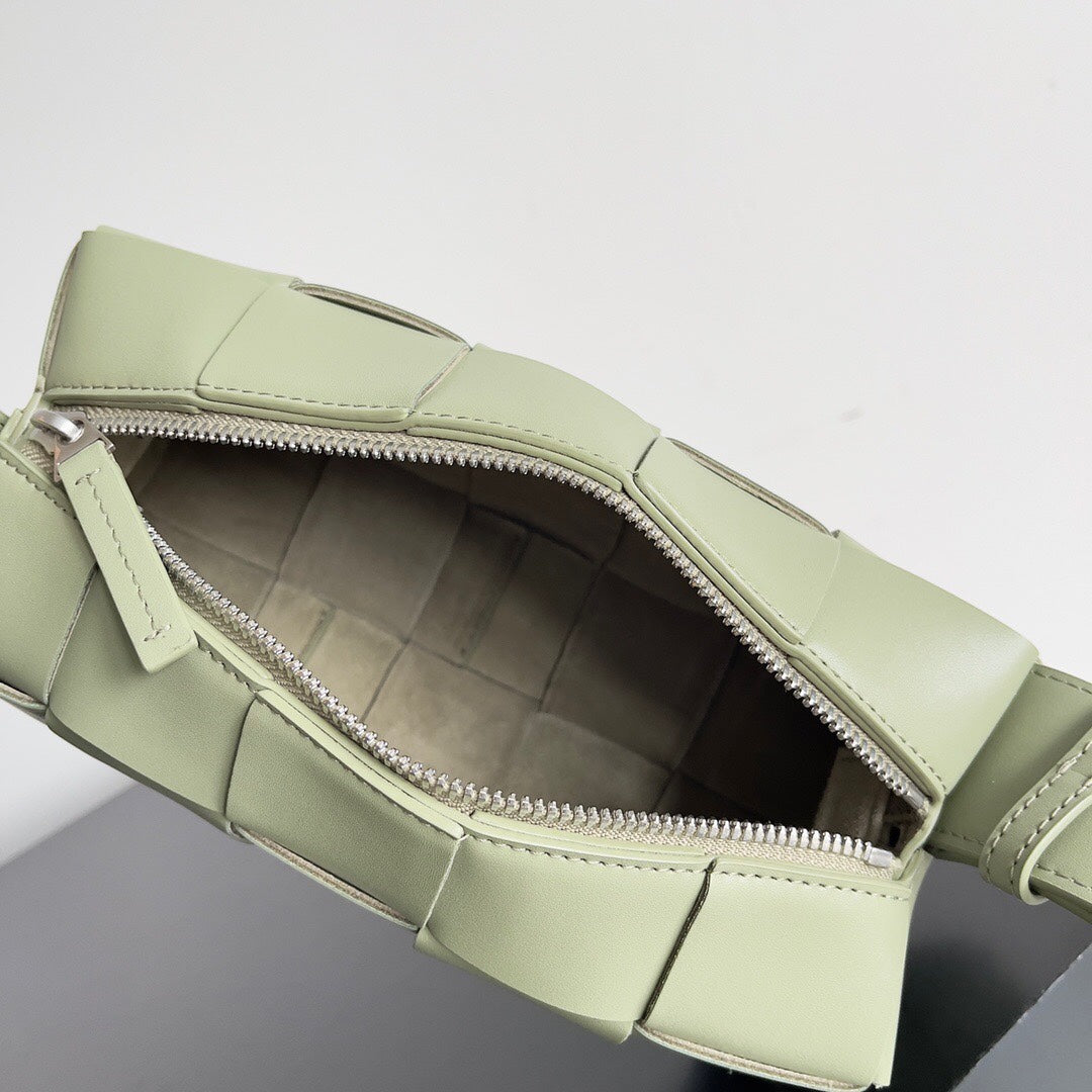 BV SMALL BRICK 24CM LIGHT GREEN LAMBSKIN