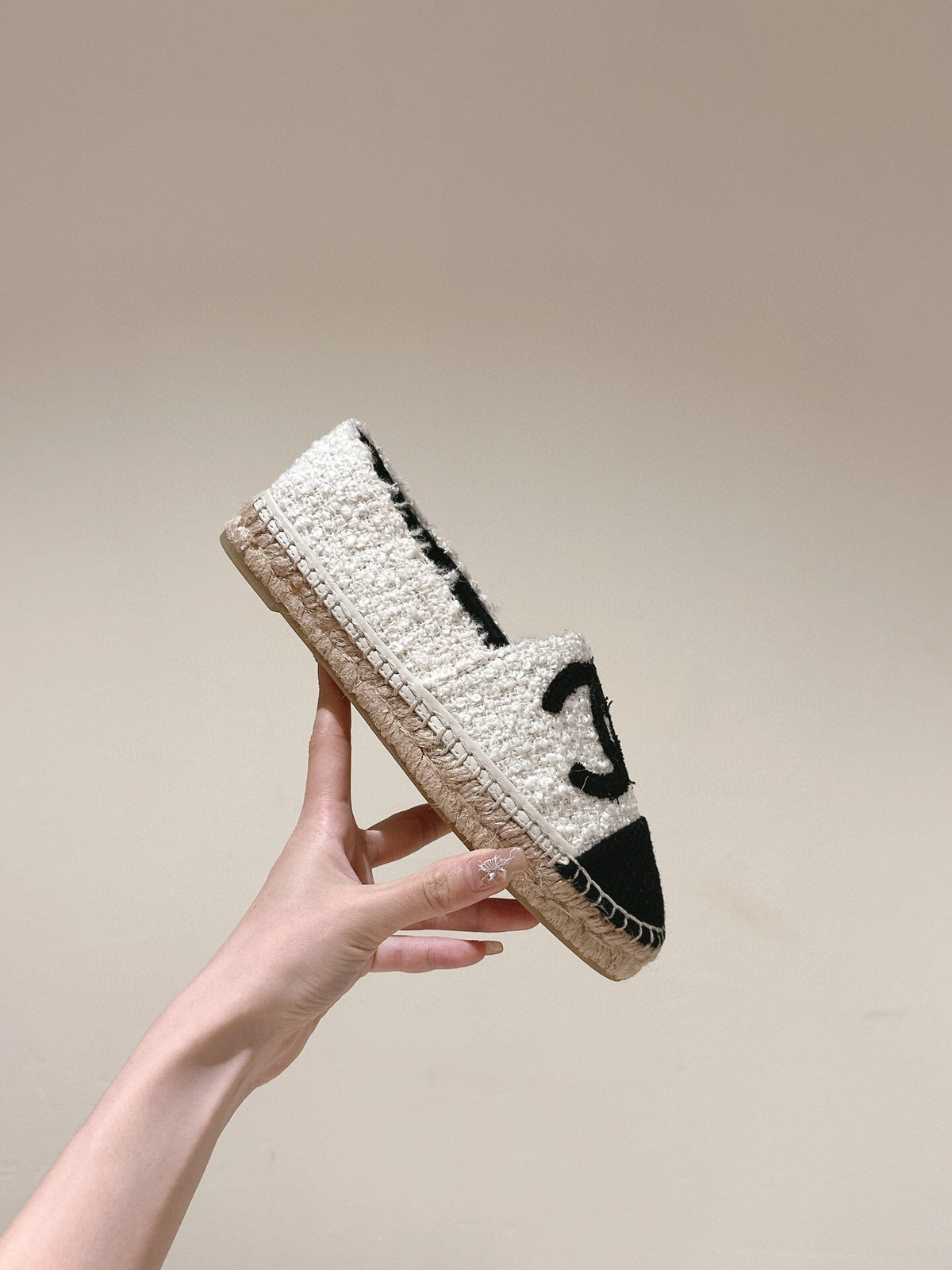 ESPADRILLES LOAFERS IN WHITE TWEED WITH BLACK LOGO