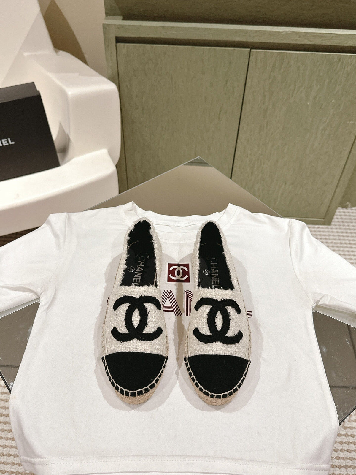 ESPADRILLES LOAFERS IN WHITE TWEED WITH BLACK LOGO