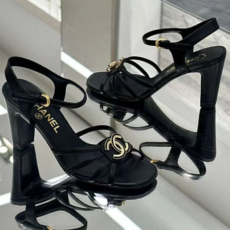 HIGHT SANDALS 2025 IN BLACK PATENT LAMBSKIN
