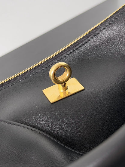 RODEO 22 IN BLACK CALFSKIN GOLD HARDWARE