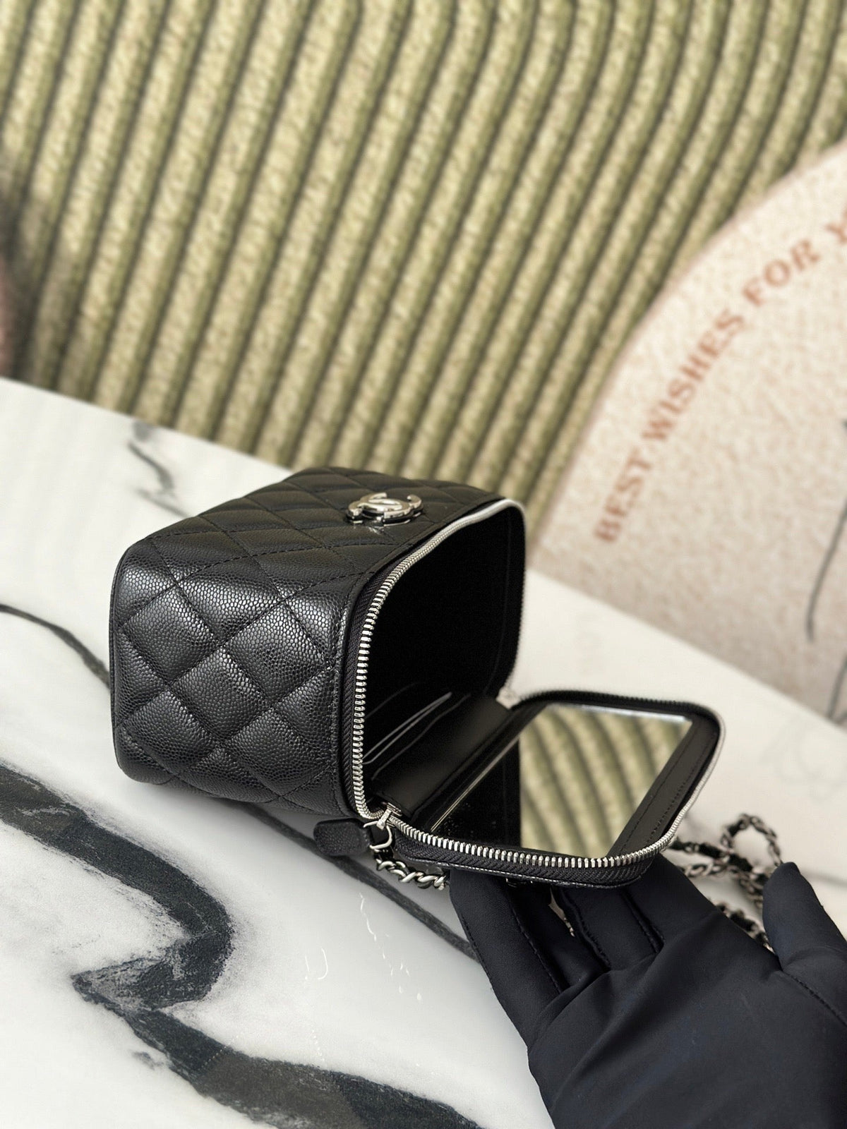 25P VANITY 17 CAVIAR WITH HANDLE METAL IN BLACK CALFSKIN SILVER HARDWARE