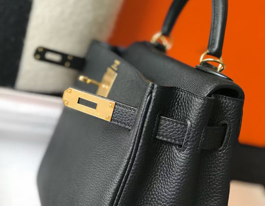 HM KELLY BAG 28 IN BLACK TOGO LEATHER GOLD HARDWARE