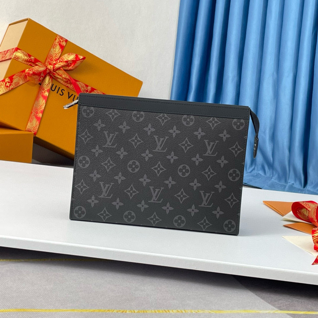 POCHETTE VOYAGE MM 26 MONOGRAM BLACK CALFSKIN