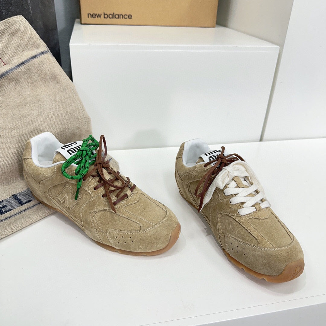 MIUxNEW 530 SNEAKER IN BROWN ECRU SUEDE