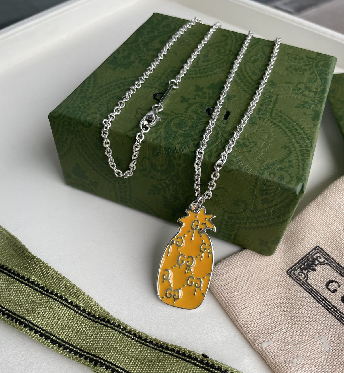 GG NECKLACE PENDANT PINEAPPLE PATTERN
