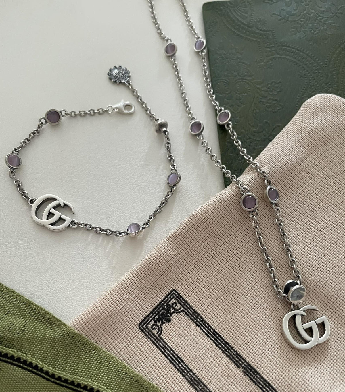 GG DOUBLE G MOTHER-OF-PEARL NECKLACE