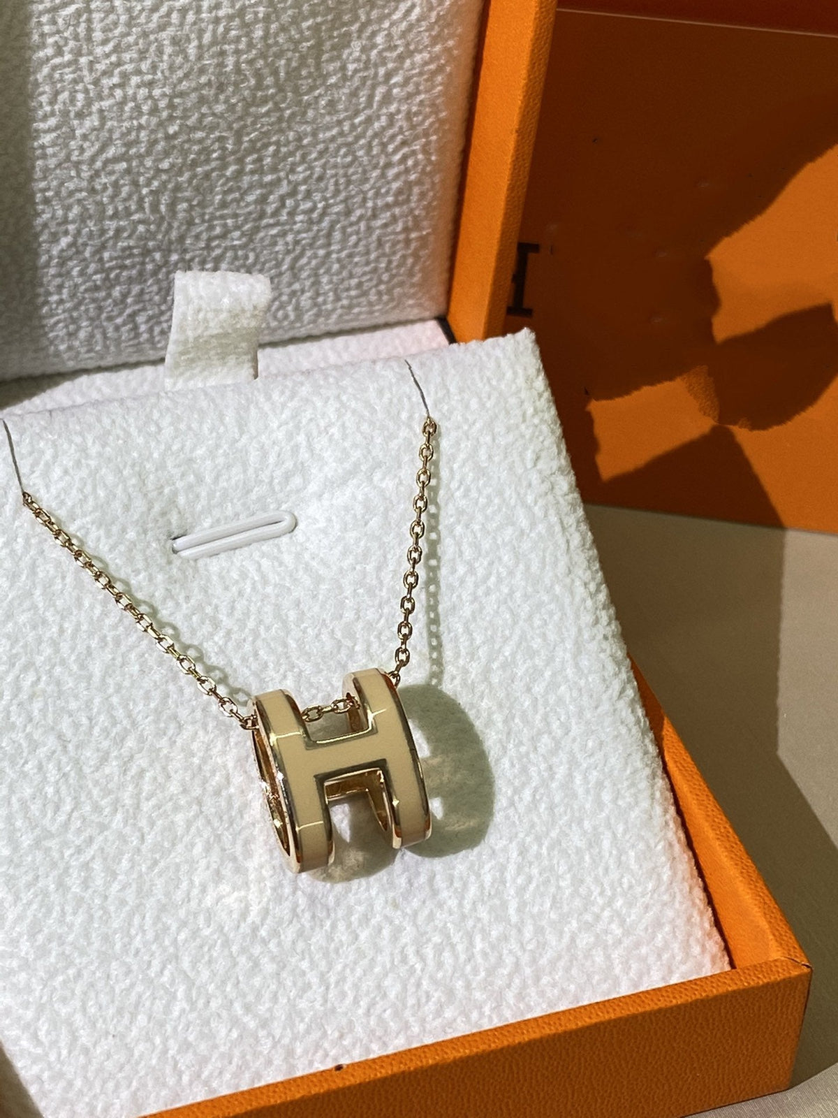 HM CLIC YELLOW ENAMEL GOLD NECKLACE