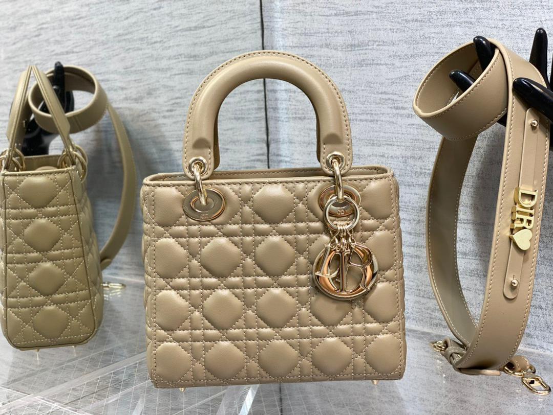 MEDIUM LADY BAG 24 IN MILK TEA