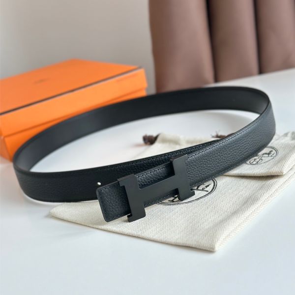 HERM Constance Reversible Belt 38MM in Clemence Leather with Black Buckle