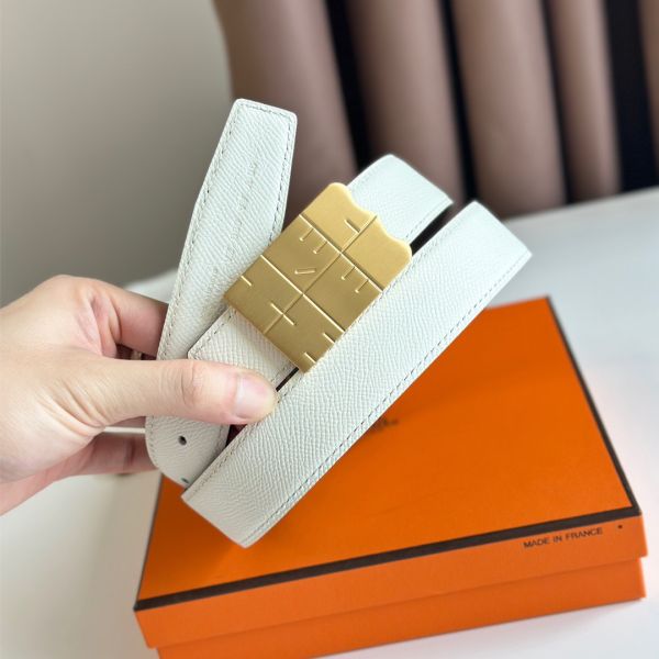 HERM Typo Reversible Belt 32MM in White Epsom Calfskin