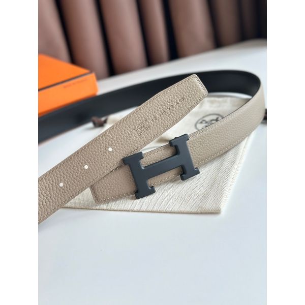 HERM H Reversible 32MM Belt with Matte Buckle in Grey Clemence Leather