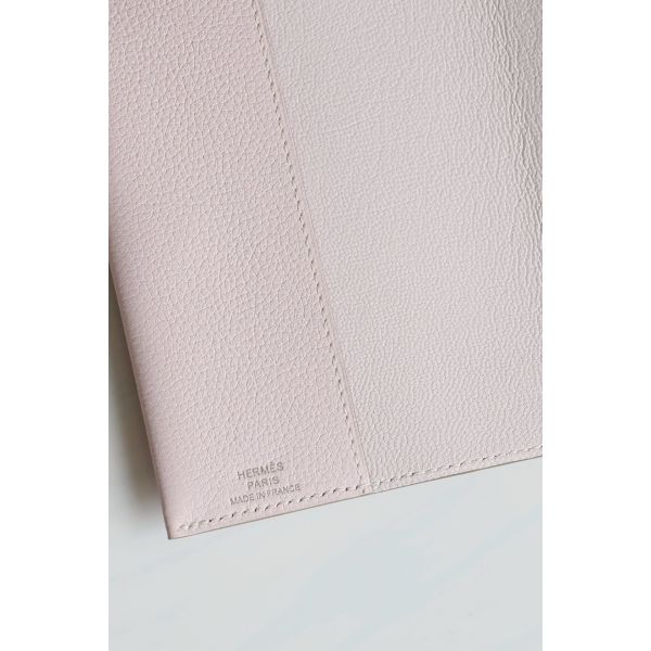 HERM R.M.S Passport Holder in Mauve Pale Evercolor Calfskin