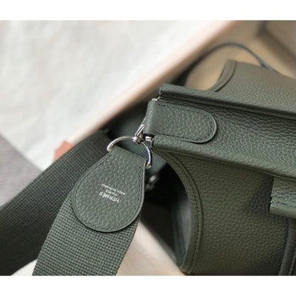 HERM Evelyne III 29 PM Bag In Vert Amande Clemence Leather