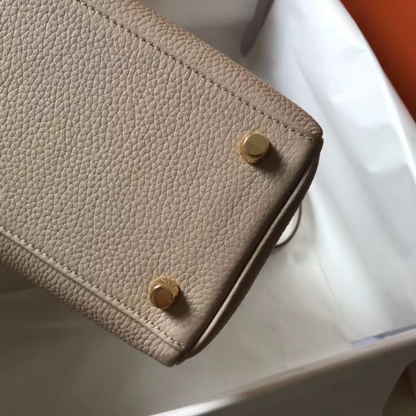 HERM Kelly 28cm Bag In Argile Clemence Leather GHW
