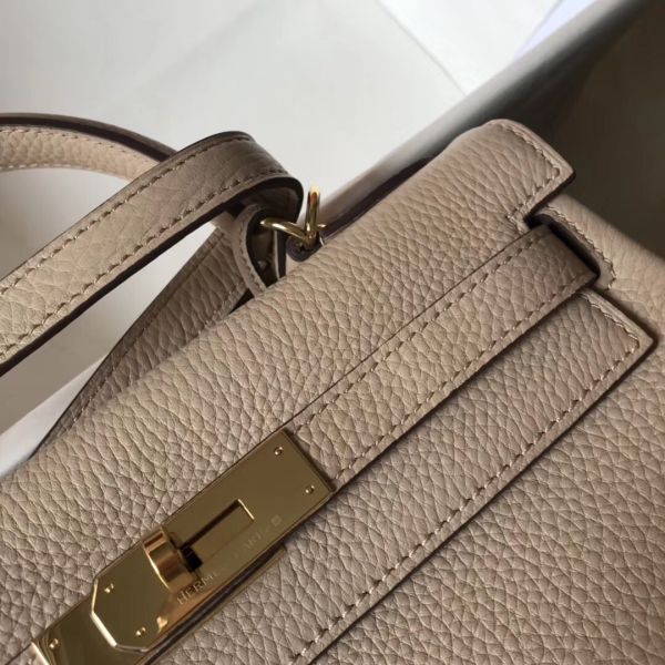 HERM Kelly 28cm Bag In Argile Clemence Leather GHW