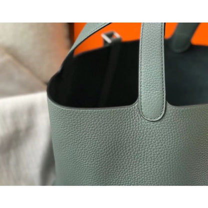 HERM Picotin Lock 22 Bag In Vert Amande Clemence Leather