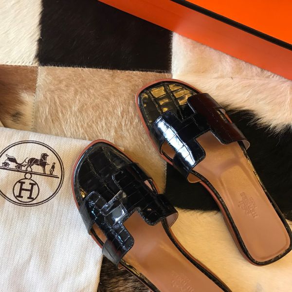 HERM Oran Slide Sandals In Black Shiny Niloticus Crocodile Skin