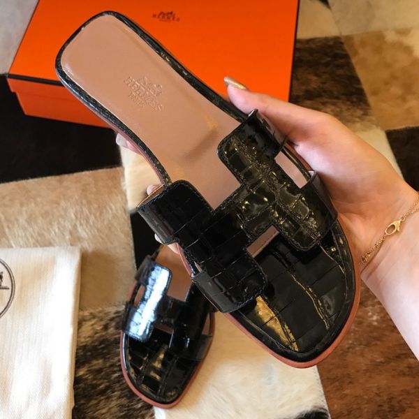 HERM Oran Slide Sandals In Black Shiny Niloticus Crocodile Skin
