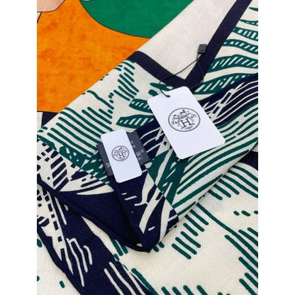 HERM Green Cavalier en Formes Shawl 140