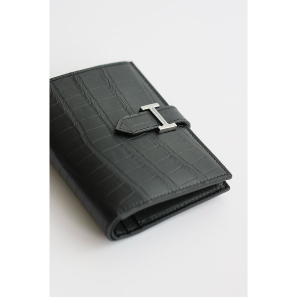 HERM Bearn Compact Wallet in Black Matte Alligator Leather