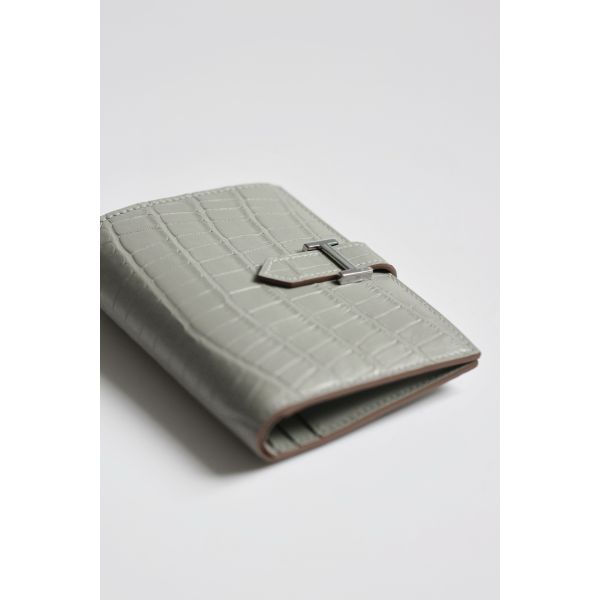 HERM Bearn Compact Wallet in Pearl Grey Matte Alligator Leather