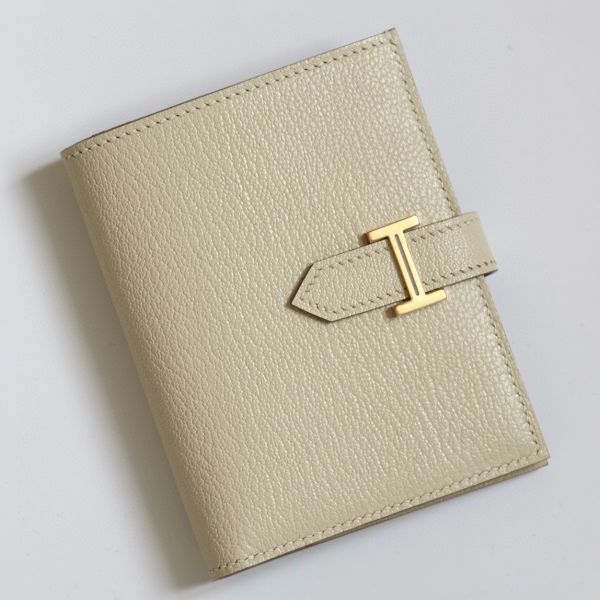 HERM Bearn Compact Handmade Wallet in Craie Chevre Mysore Goatskin