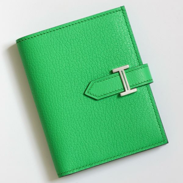 HERM Bearn Compact Handmade Wallet in Vert Comics Chevre Mysore Goatskin