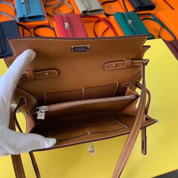 HERM Kelly Classique To Go Wallet In Gold Epsom Calfskin
