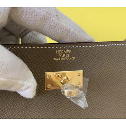 HERM Kelly Classique To Go Wallet In Taupe Epsom Calfskin