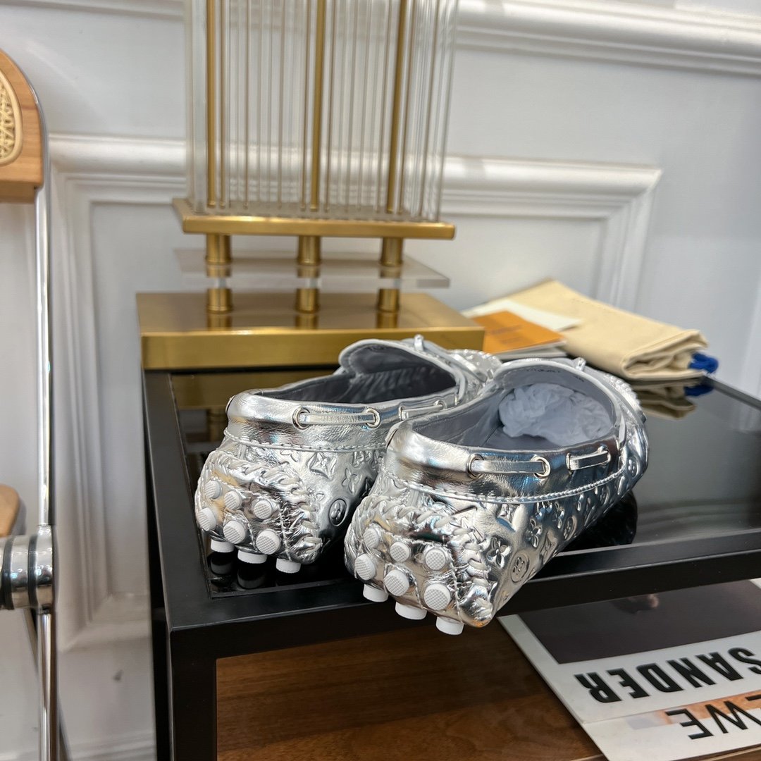 LV GLORIA FLAT LOAFER LOGO STAMPING SILVER
