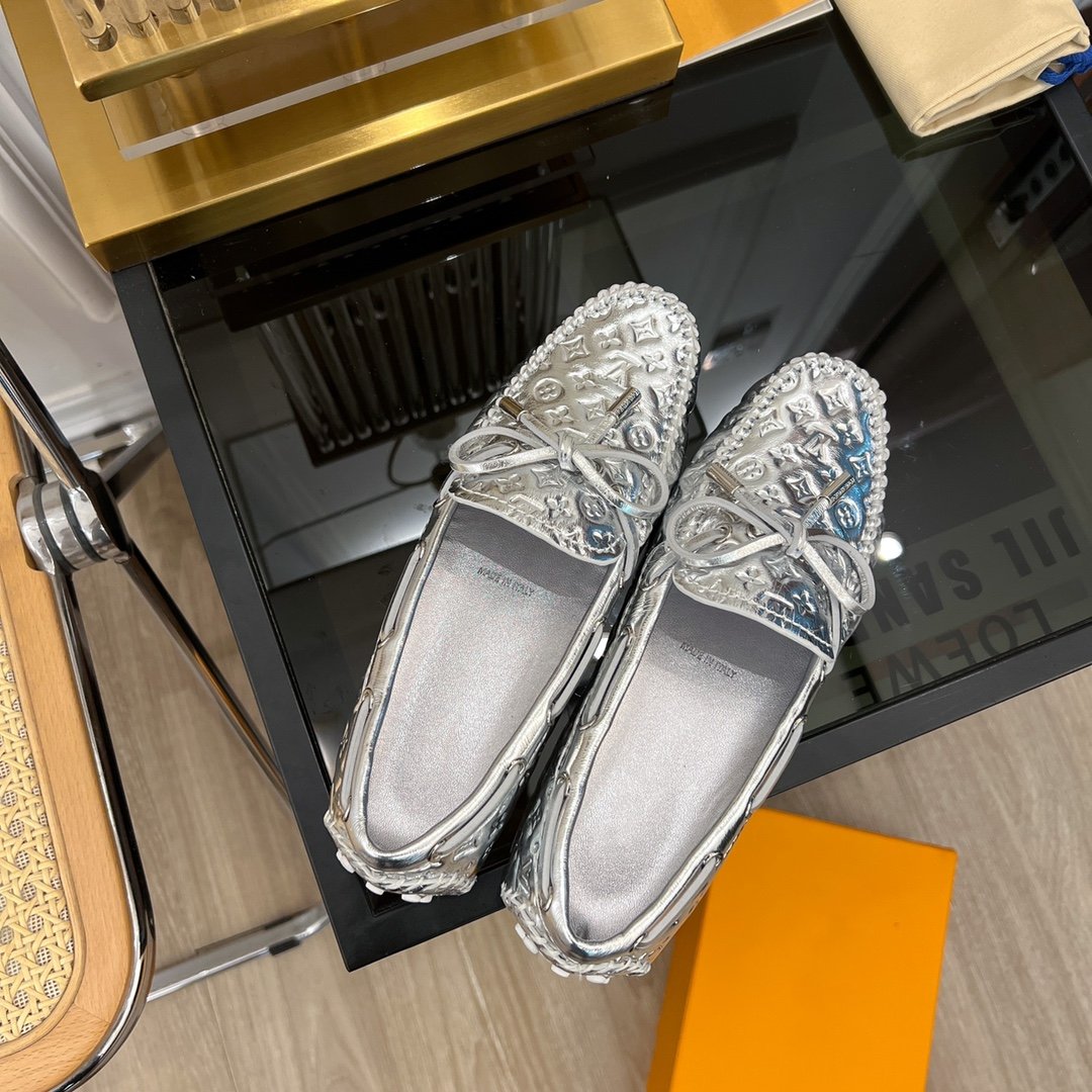 LV GLORIA FLAT LOAFER LOGO STAMPING SILVER