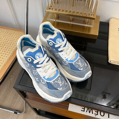 LV RUN 55 SNEAKER LIGHT BLUE