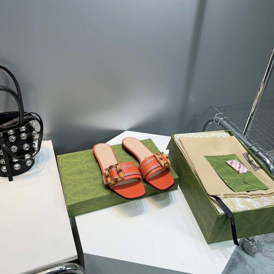GG BAMBOO BUCKLE FLAT SANDALS ORANGE