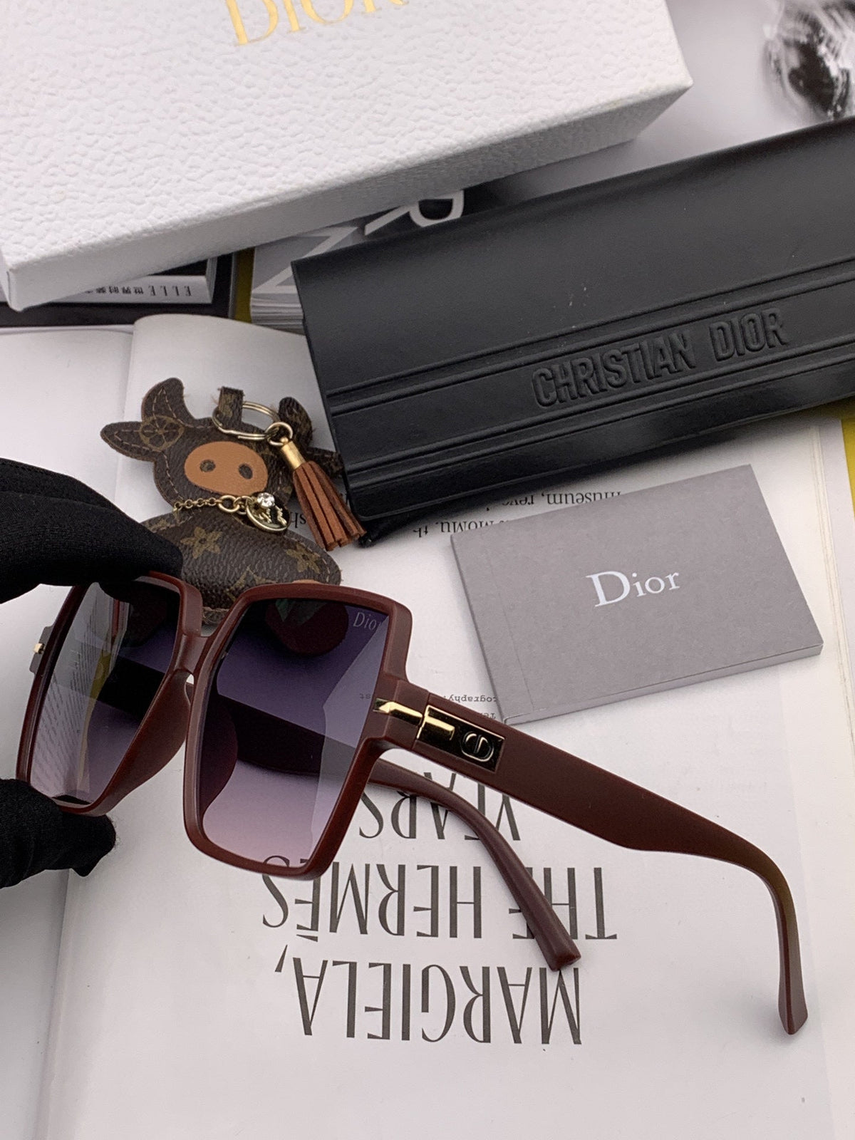 MONTAIGNE SQUARE SUNGLASS CD4780 IN ACETATE