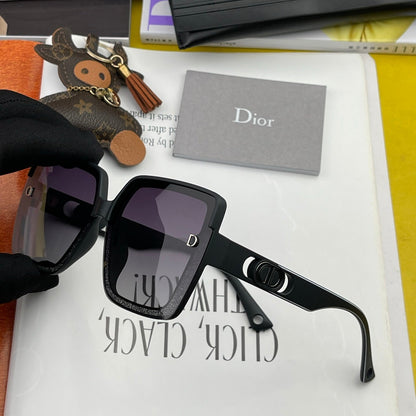 MONTAIGNE SQUARE SUNGLASS CD7129 IN ACETATE