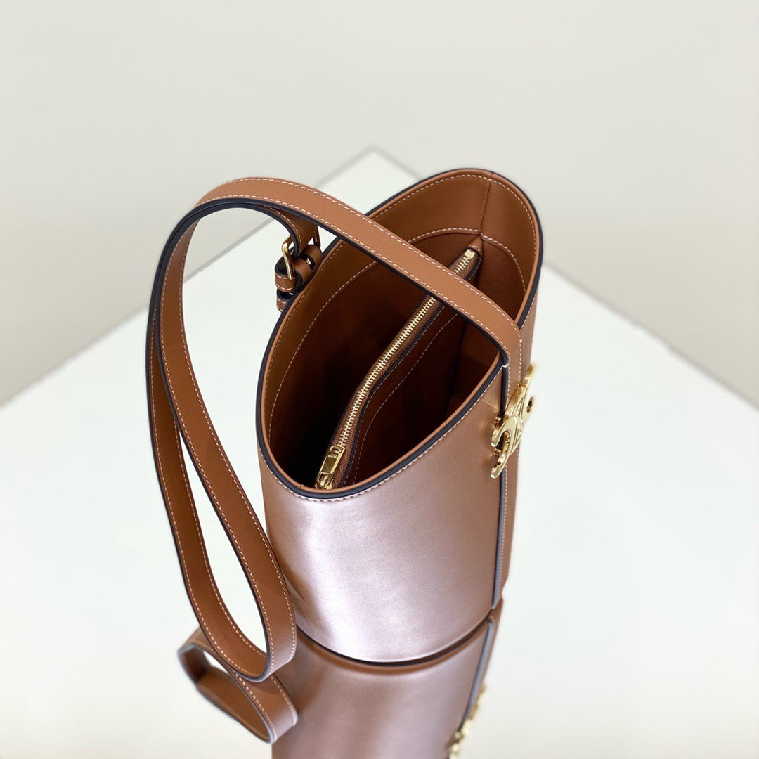 CEL Triomphe Bucket
