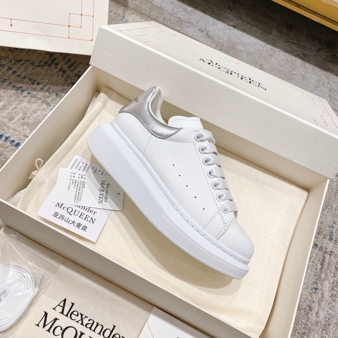 Sneakers & Shoes