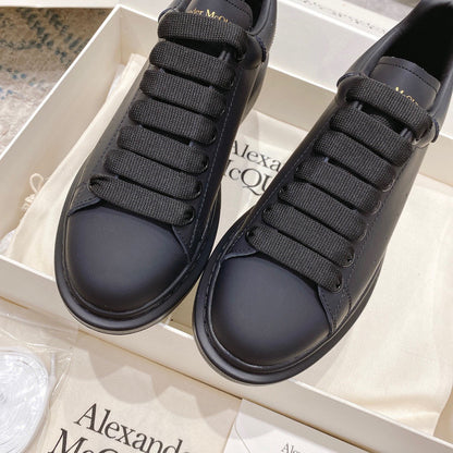 Sneakers & Shoes