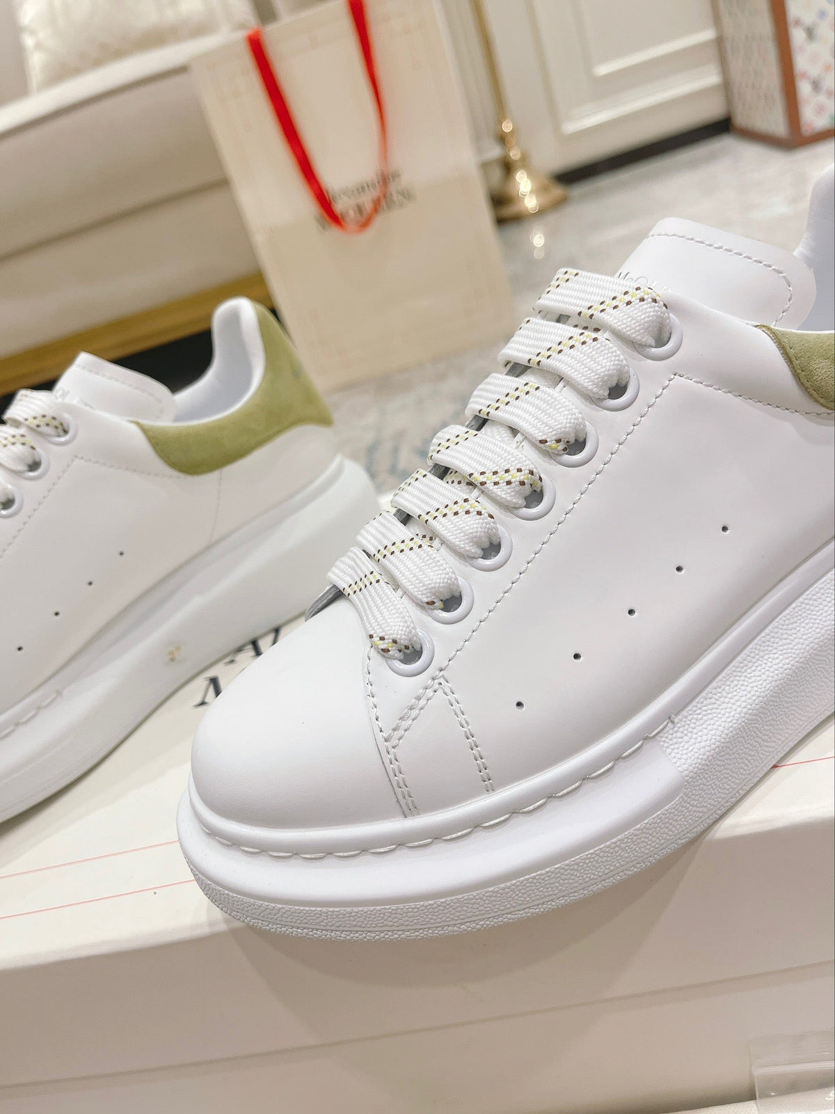 Sneakers & Shoes