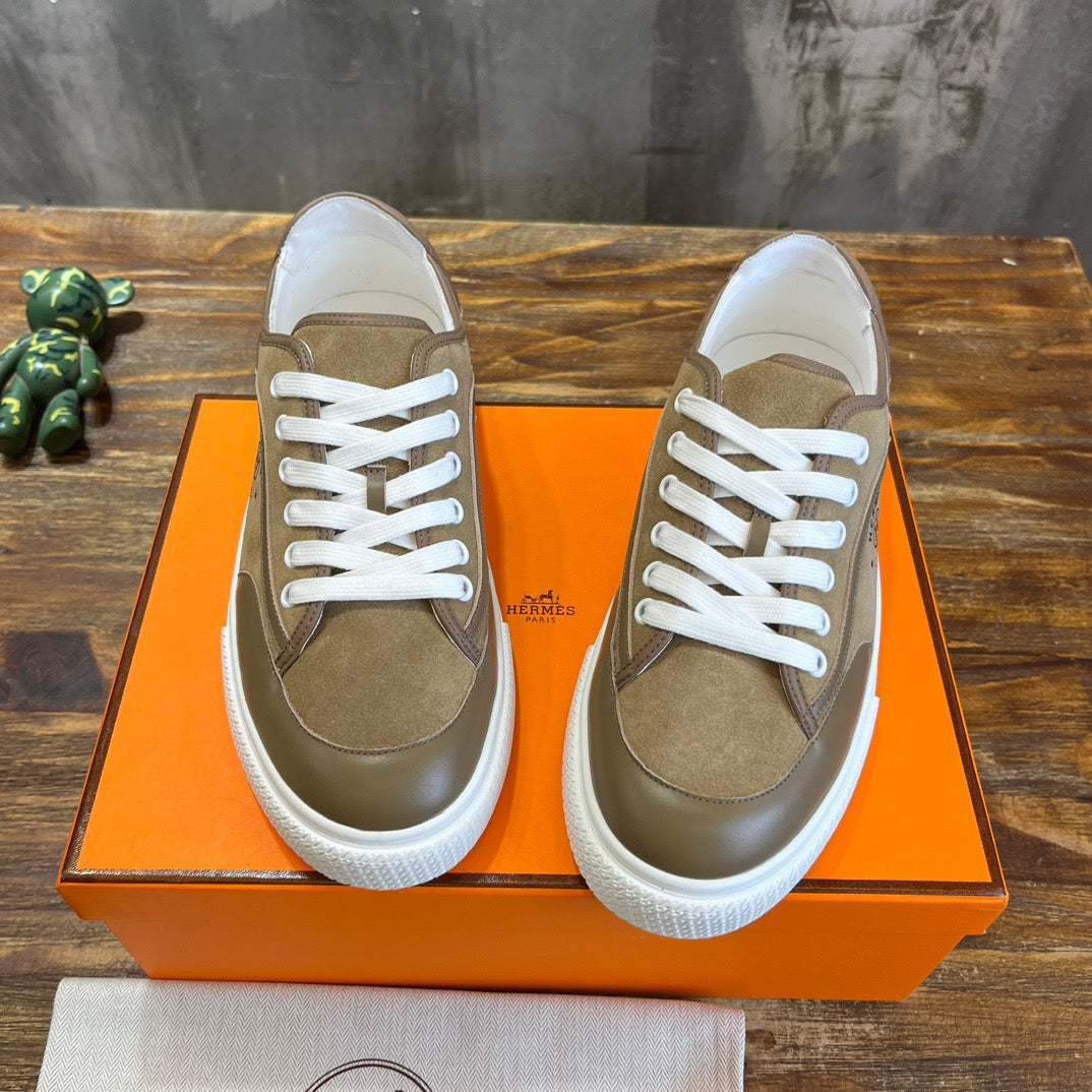 HERM Sneakers