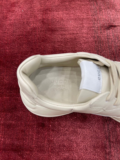 Sneakers & Shoes