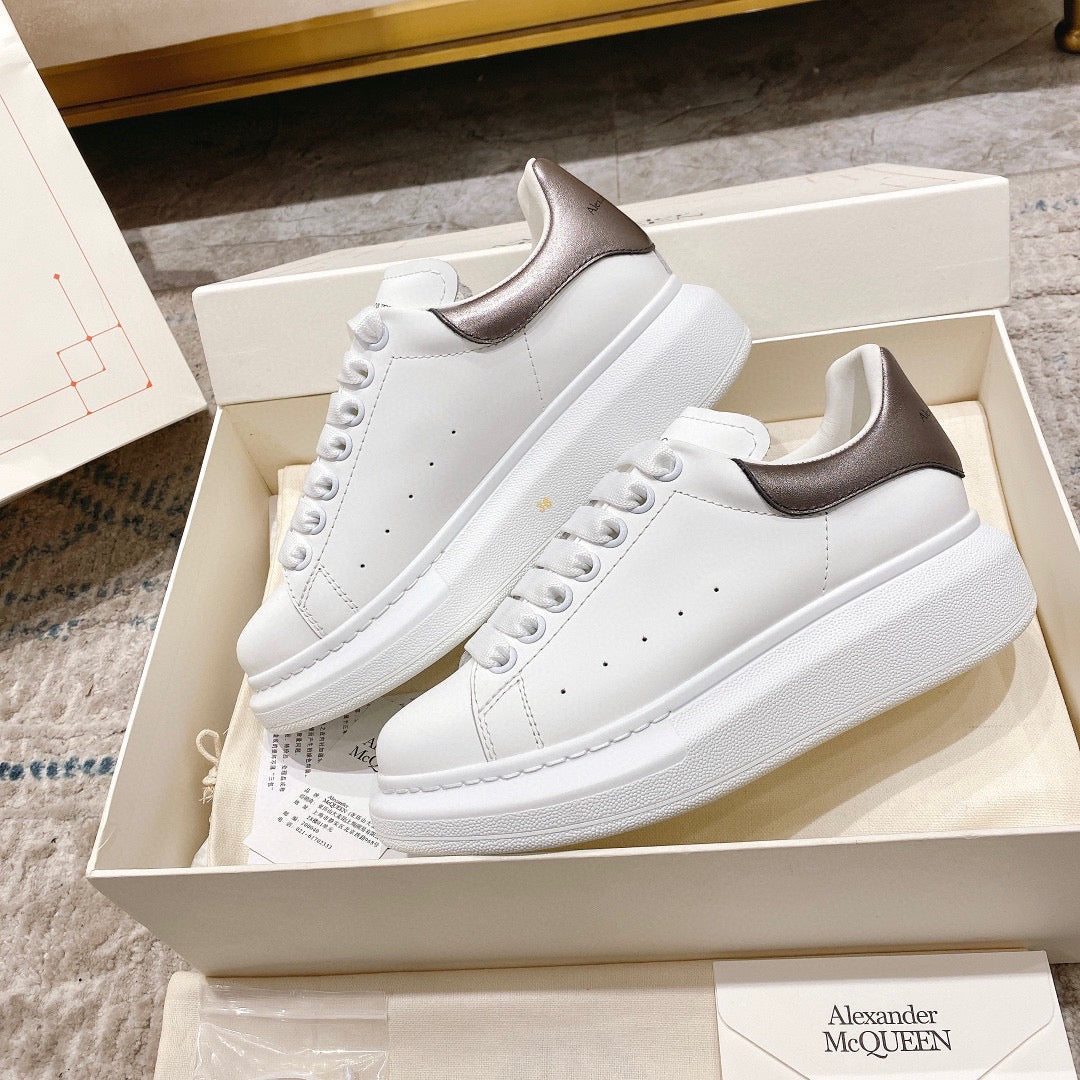 Sneakers & Shoes